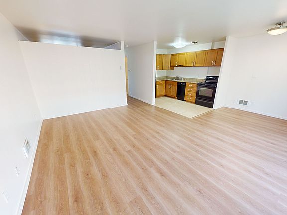 2nd image of 1909 Franklin Ave E APT 306