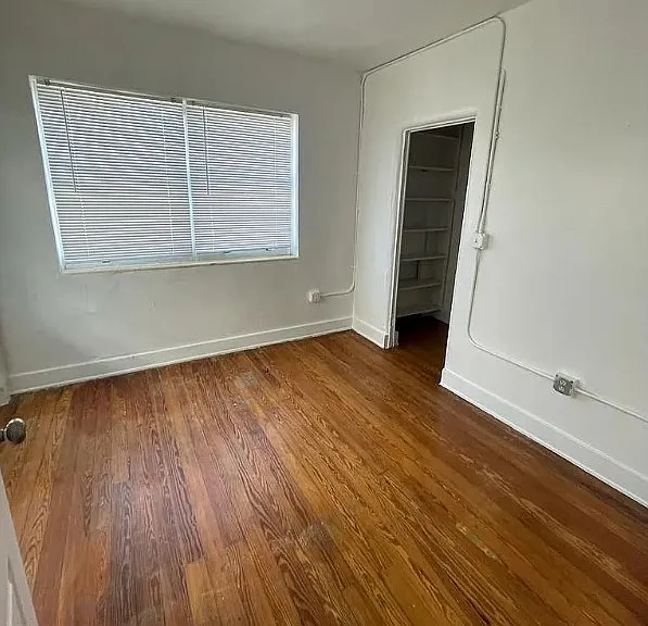 1603 SW 8th St #8 — Photo 4