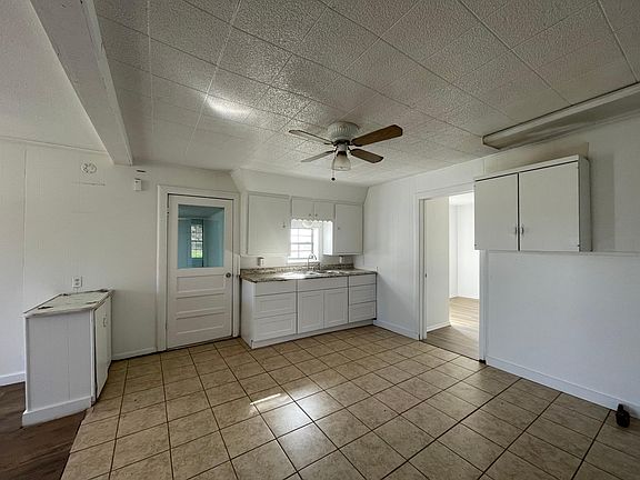 4th image of 5800 County Road 319