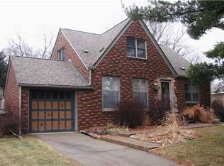 6711 Carpenter Ave, Windsor Heights, IA 50324
