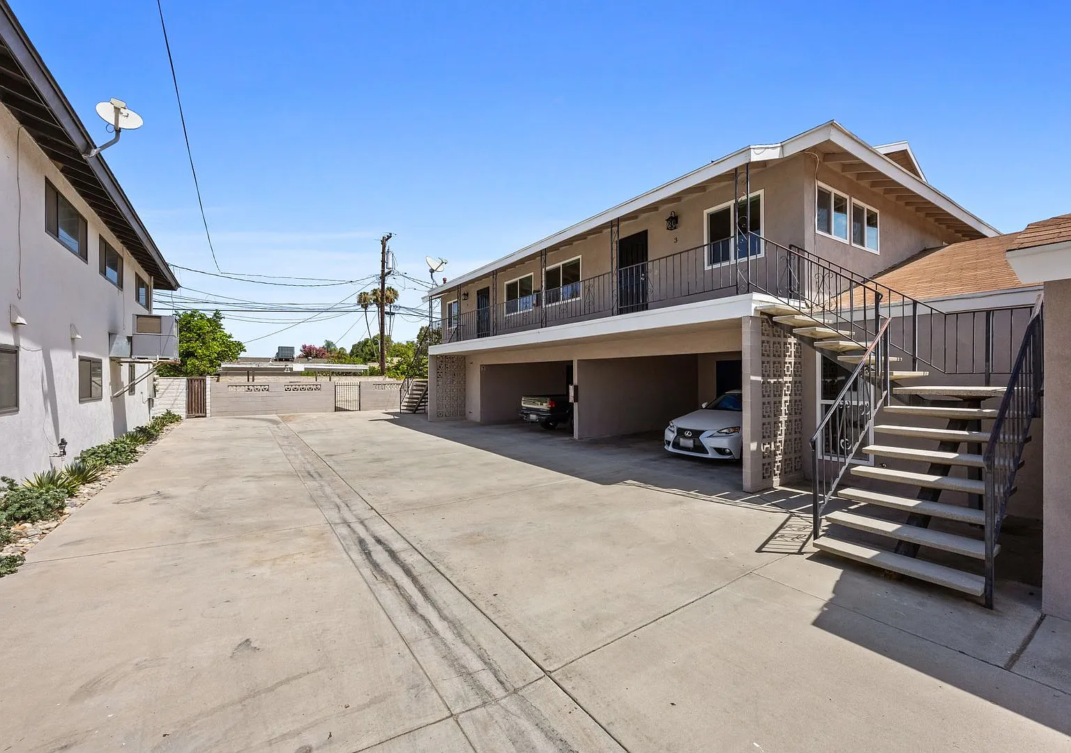 7KF6200 — Photo 2