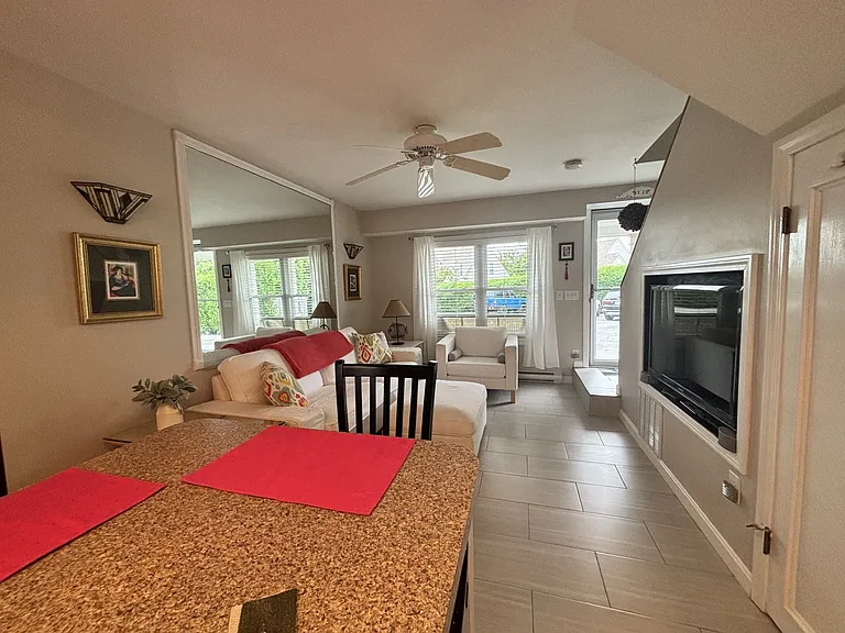152 Tuckerman Ave #9 — Photo 6