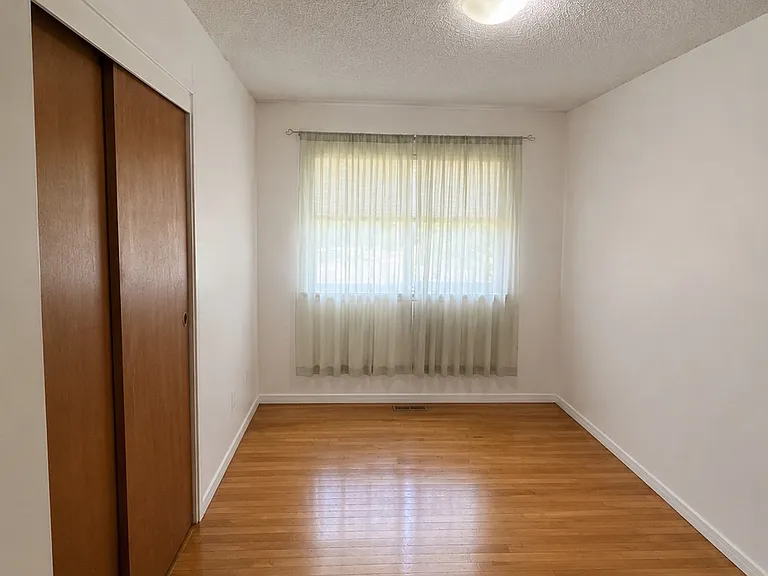 1203 Colby Dr — Photo 10