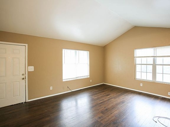 4th image of 9410 Grannis St #9404-C