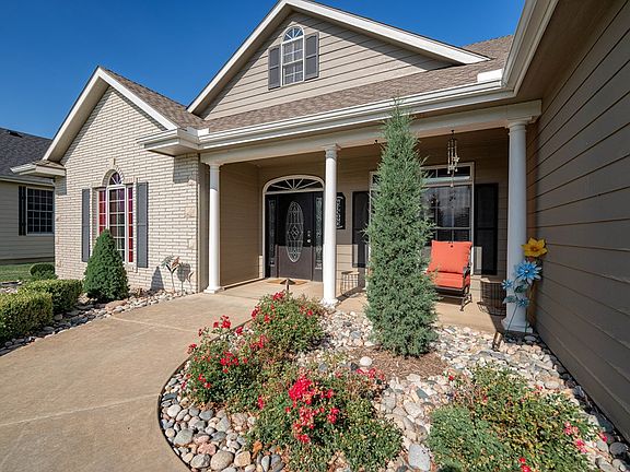 3rd image of 312 Greystone Dr