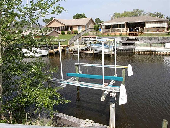 4th image of 1164 Park Ln