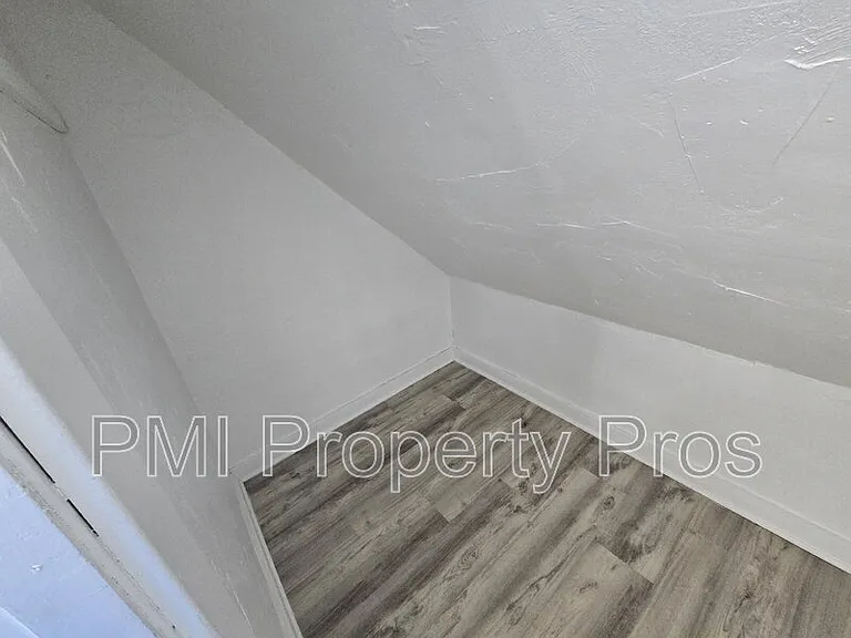 2509A N Buffum St — Photo 15