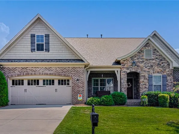 530 Ryder Cup Ln, Clemmons, NC 27012