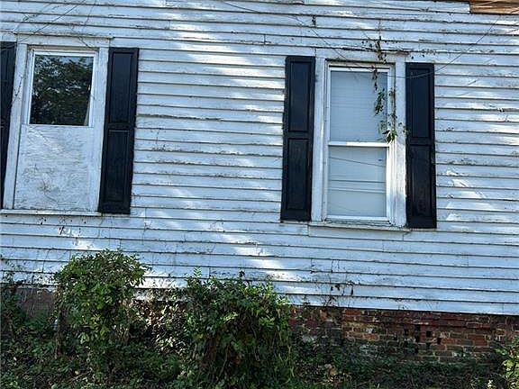 5th image of 329 N Bonner St