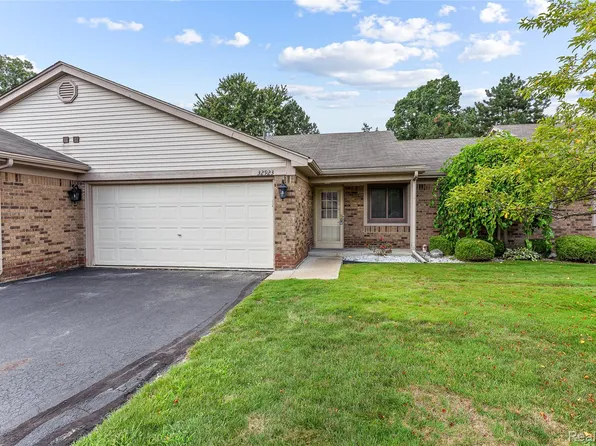 32923 Harmon Ct, Roseville, MI 48066