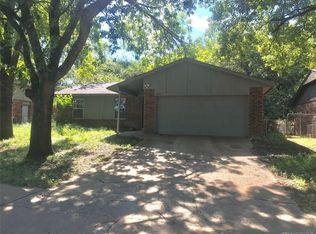 2804 Maple Dr, Sand Springs, OK 74063