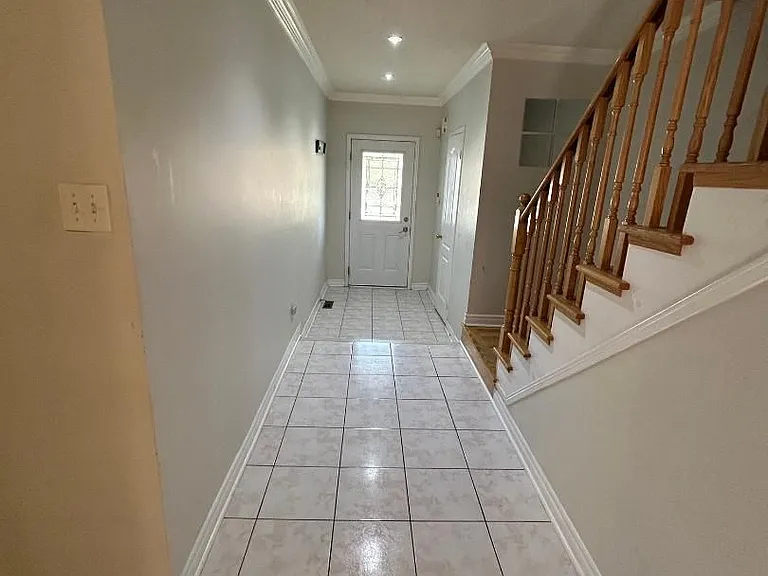 52 Treasure Dr — Photo 2