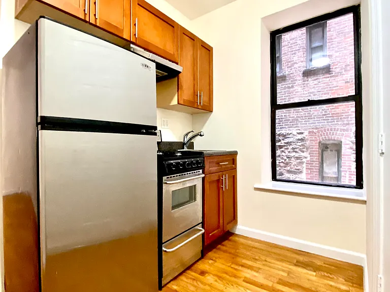 236 E 80th St #3 — Photo 3