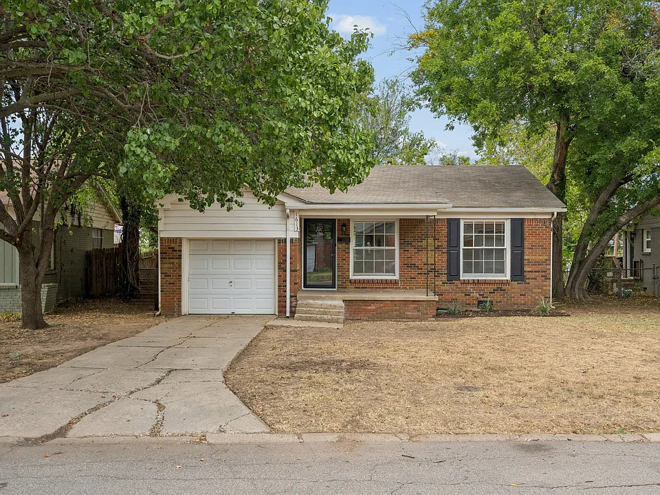 1613 Oxford Way
