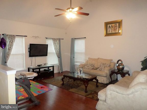 3rd image of 148 Bunche Blvd