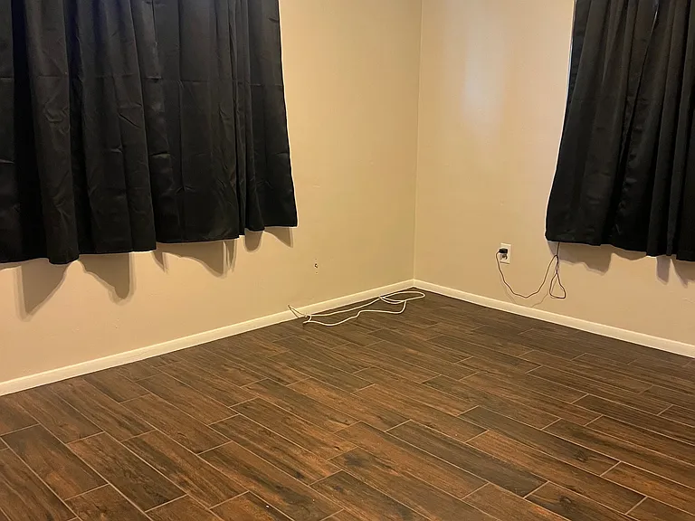 2133 E Weldon Ave — Photo 5