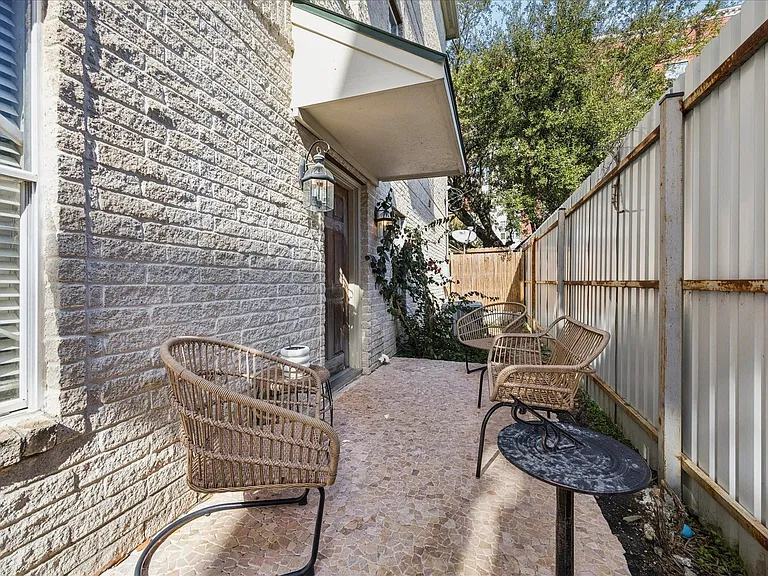 2207 Austin St — Photo 24