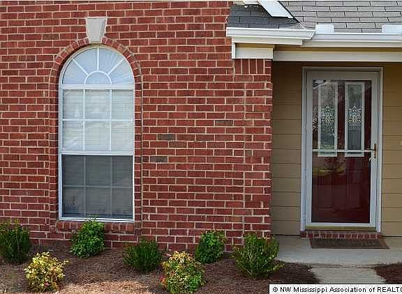 3rd image of 1436 E Lake Blvd