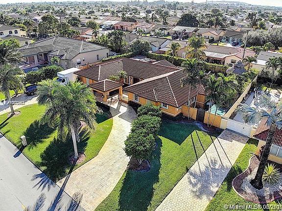 5th image of 10110 NW 130th St
