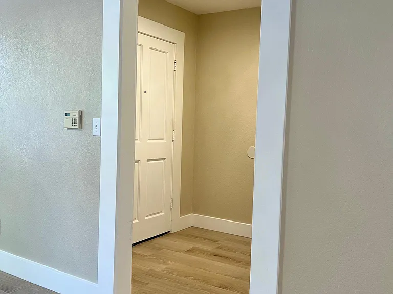 1214 E St #1/2 — Photo 16