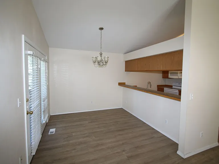 8926 Meadow Park Cir — Photo 8