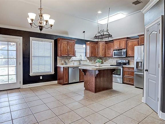 5th image of 5868 Bluebonnett Dr