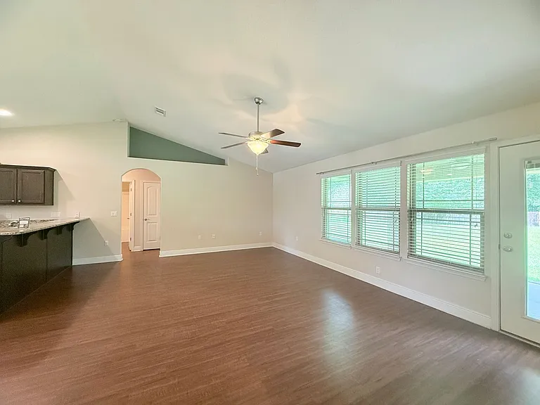 5227 English Oak Dr — Photo 2