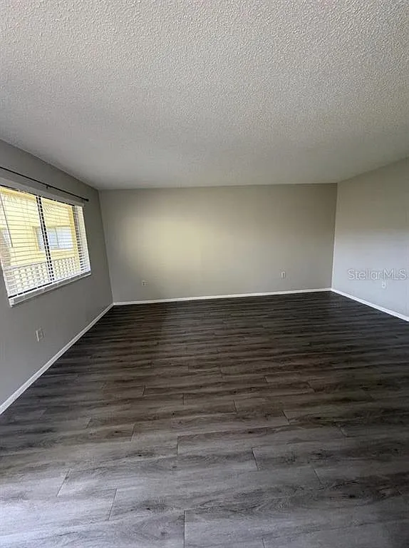 2 bed, 2.0 bath, 950 sqft, $1,700 — Photo 2