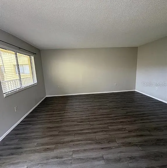2683 Oak Park Way #214 — Photo 2