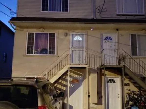 68 Treadwell Ave, Staten Island, NY 10302