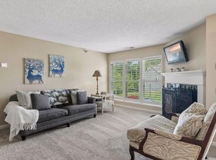 6155 Chasewood Pkwy APT 201, Minnetonka, MN 55343