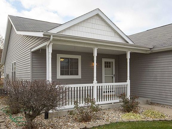 2nd image of 1813 Miniature Rose Ln