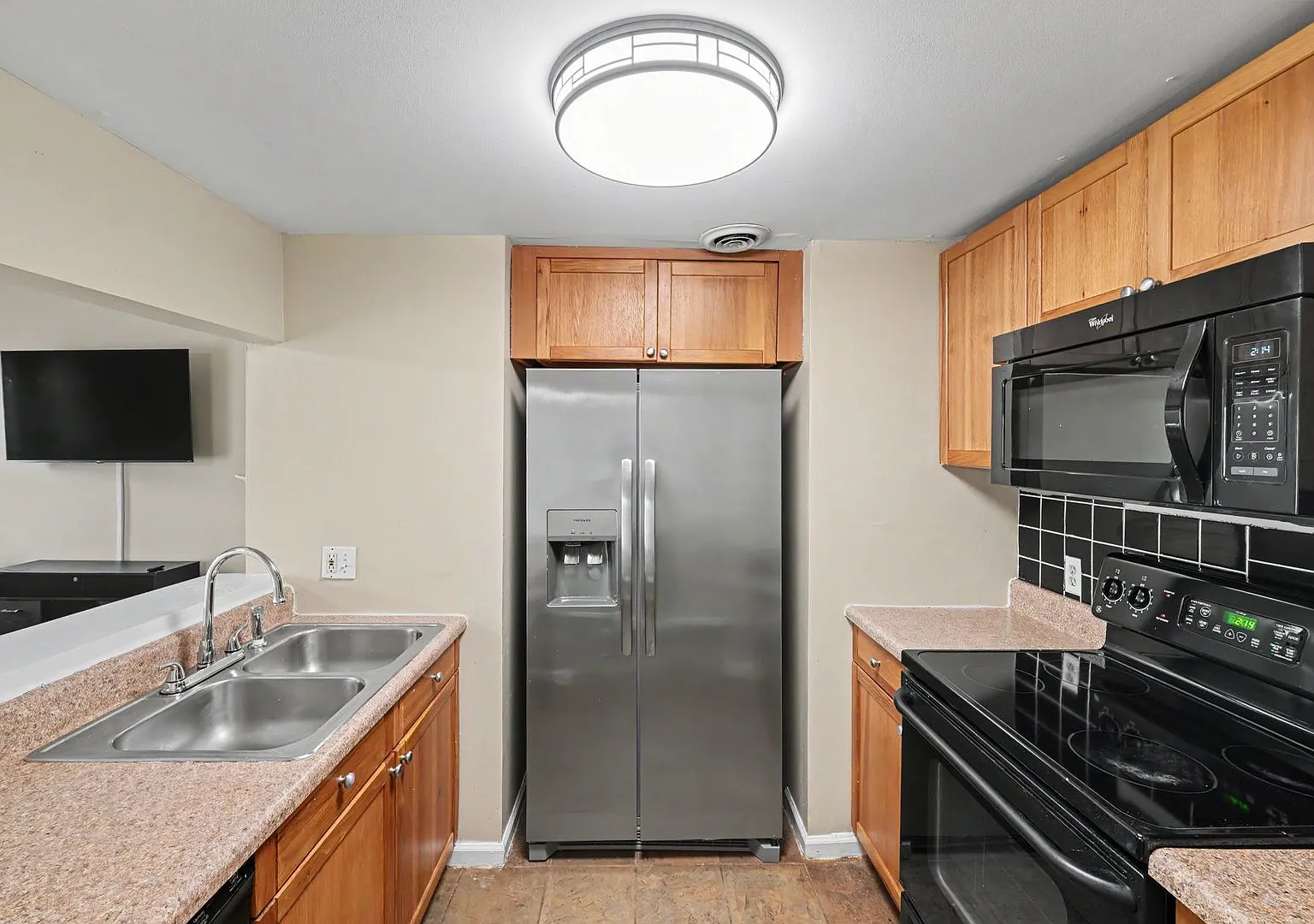 Uptown Third Ward 1BR/1BA Condo with Panthers Stadium Views — Photo 2