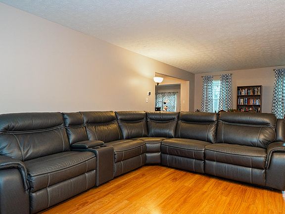2nd image of 4551 Keeneland Ct