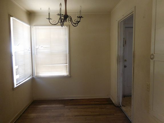 3rd image of 2928 E Floradora Ave