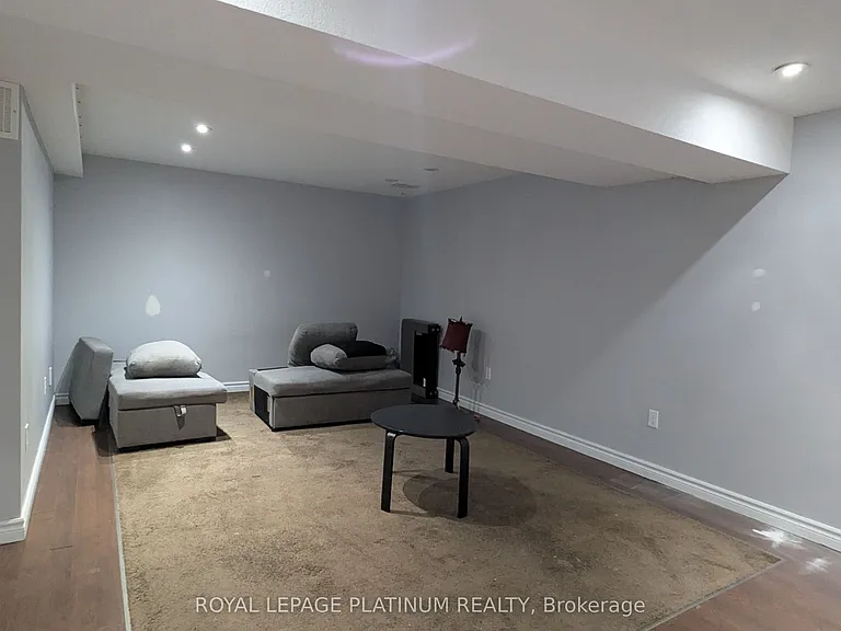 669 Zermatt Dr — Photo 4