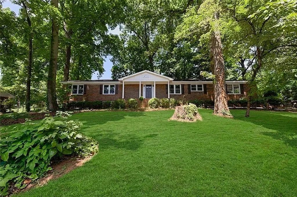 4 bed, 2826 sqft, $2,550 — Photo 1