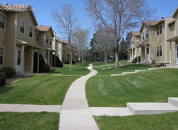 3rd image of 7921 Lexington Park Dr