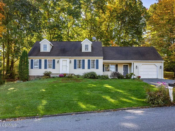 700 Bogar Dr, Selinsgrove, PA 17870