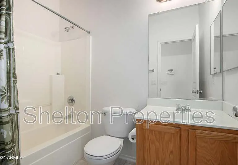 17229 W Caribbean Ln — Photo 23