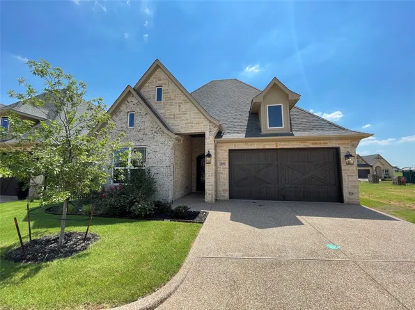 2405 Vineyard Dr, Granbury, TX 76048