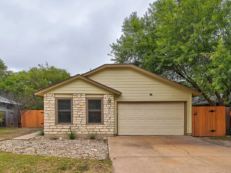 6002 Baton Rouge Dr — Photo 1