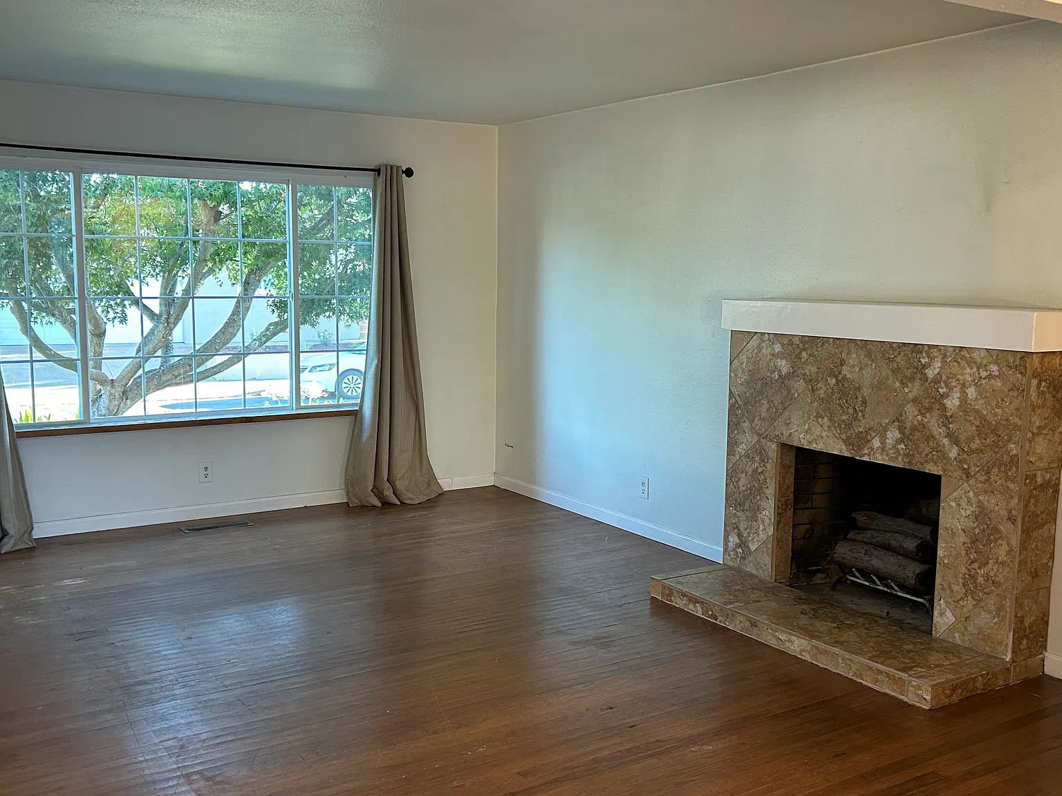 3 bed, 1448 sqft, $3,250 — Photo 2