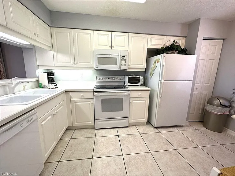 6670 Huntington Lakes Cir #103 — Photo 5