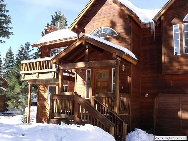 1119 Oxford Ct — Photo 1