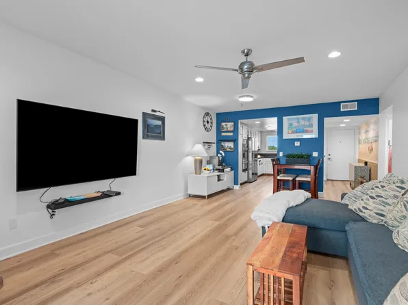 215 W Palm Ave APT 303, El Segundo, CA 90245
