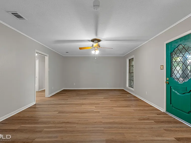 595 N Main St — Photo 10