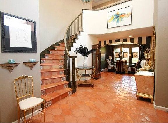 2nd image of 331 Wright Ave