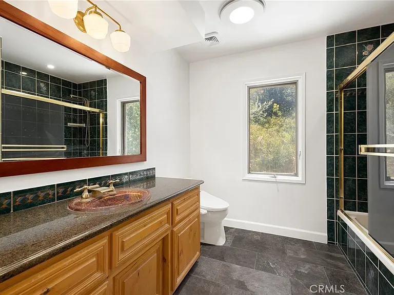 22204 Avenue San Luis — Photo 16