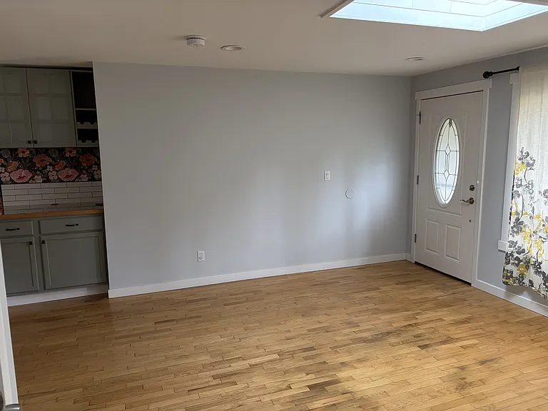 Entrance / living space with coffee table
